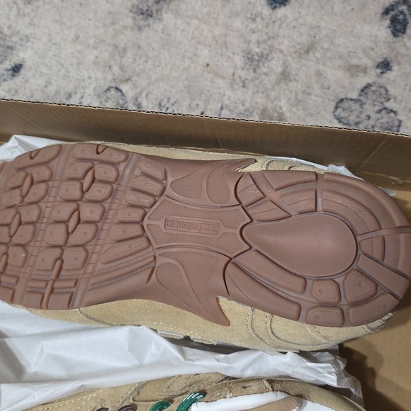 New Balence Miu Miu - Picture 3 of 5